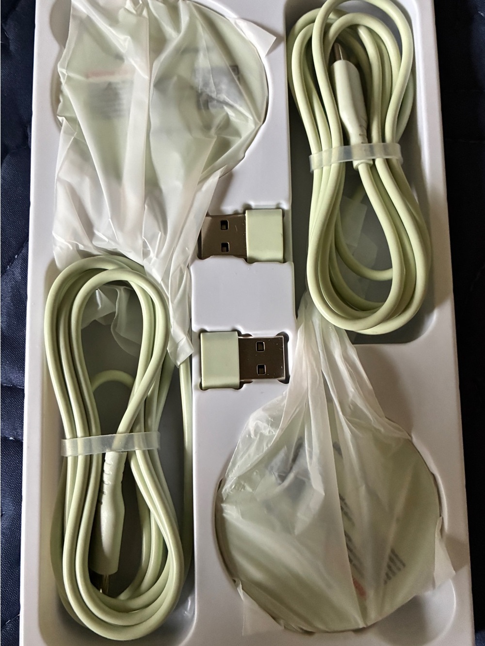 Andys Magnetic Fast Wireless Chargers, pack of 2 - Picture 2 of 3